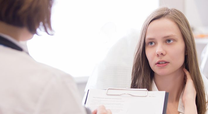 ¿Cuándo debe ser la primera revisión ginecológica? ¿Cuáles son los problemas más frecuentes en adolescentes?