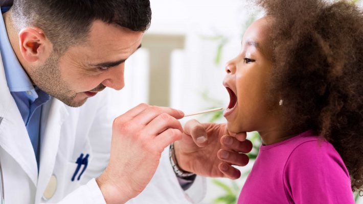 ¿Qué se encuentra detrás de las enfermedades de garganta de los niños?